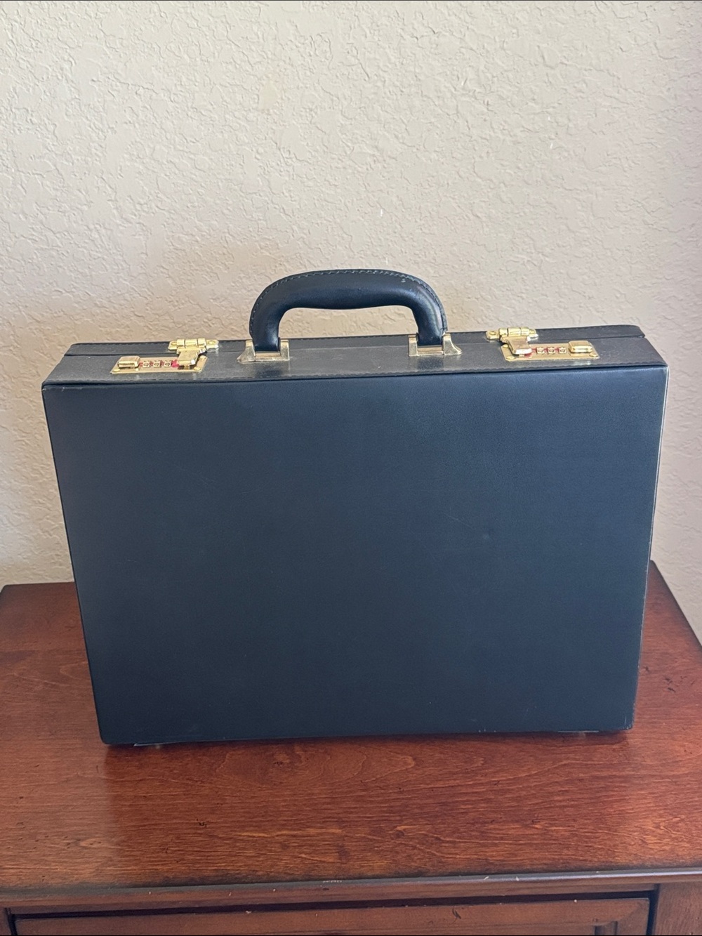Classic Men's Black Hardcase Briefcase Good Condition Never Used